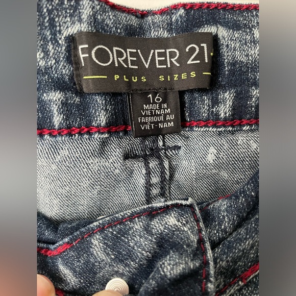 Forever 21 plus size acid wash look jeans size 16 - Picture 5 of 6